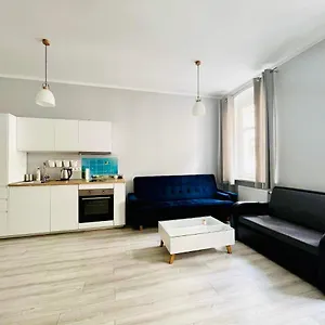 Urban Jungle! Apartment